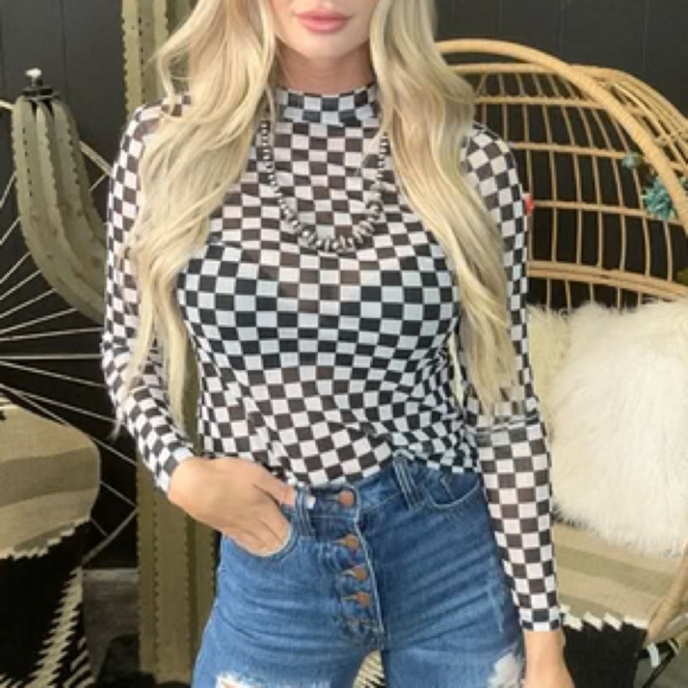 Classic black & white checkered style long sleeve mesh top